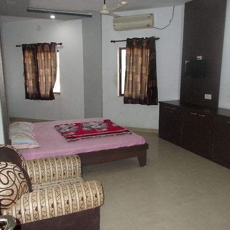 Hotel Rudraksh Virani Kültér fotó