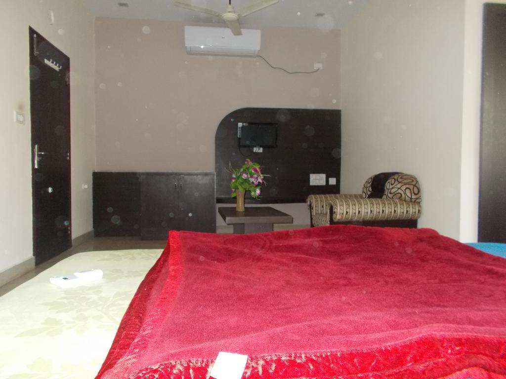 Hotel Rudraksh Virani Kültér fotó