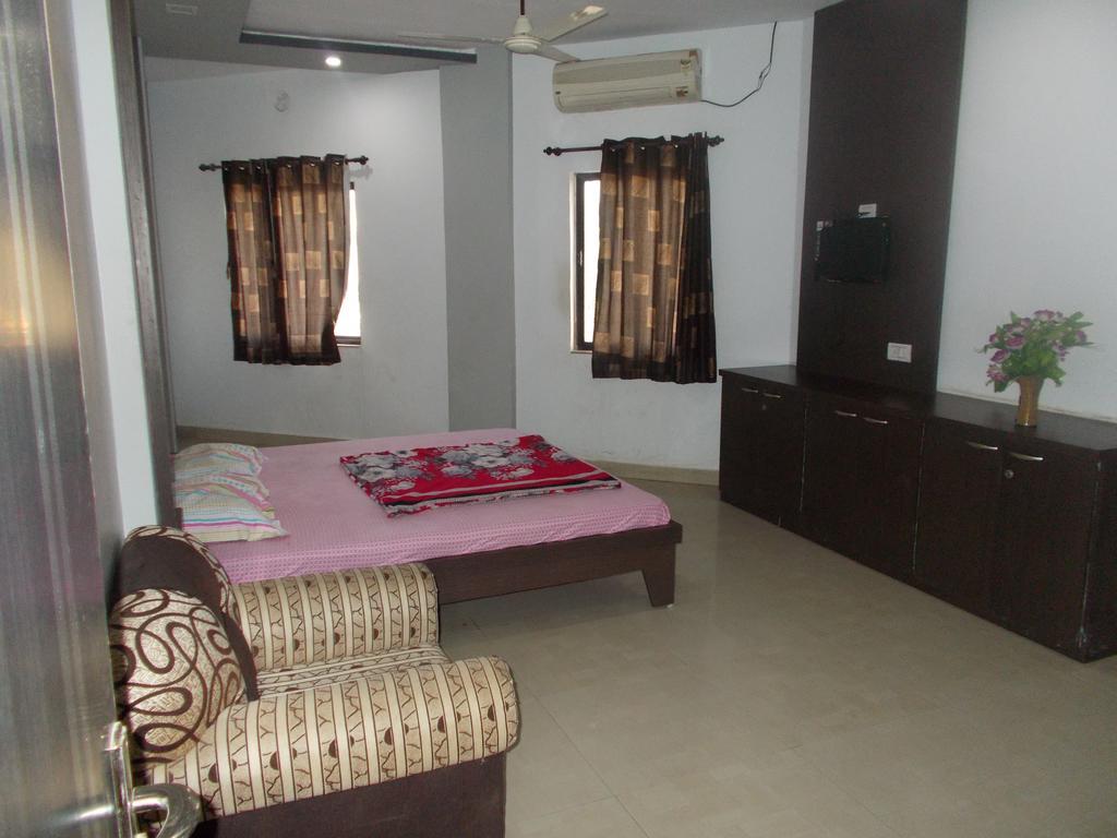 Hotel Rudraksh Virani Kültér fotó